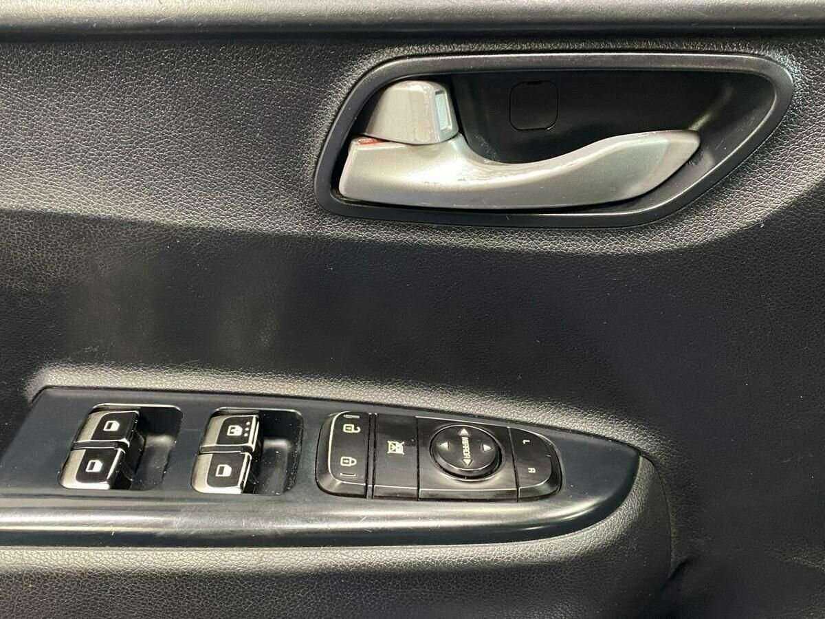 Б/У Киа Рио 2017 года. Фото: #16