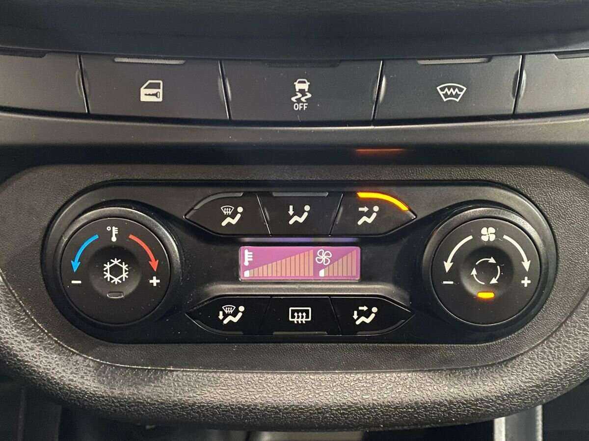 Б/У Лада (ВАЗ) Веста 2018 года. Фото: #14