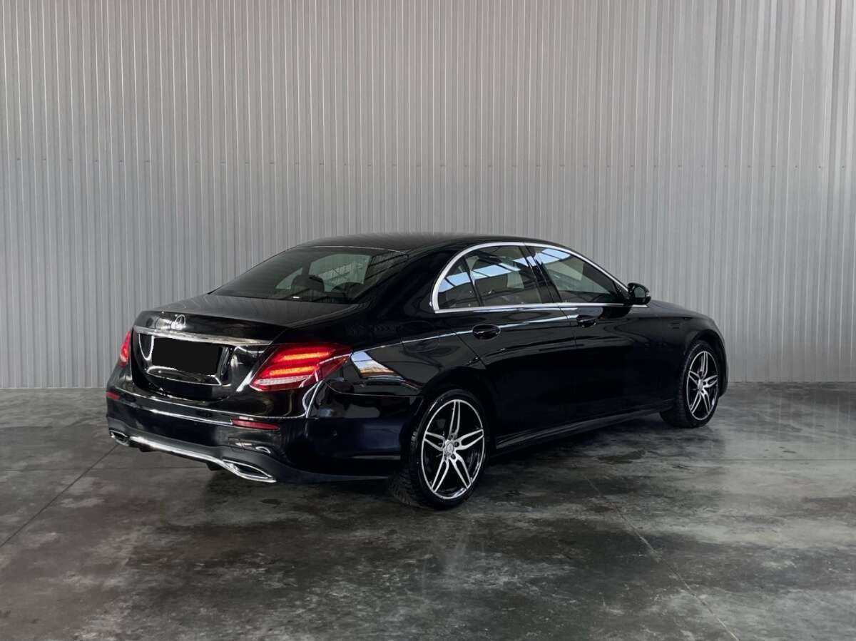 Mercedes-Benz E-Класс 2018 года с пробегом. Фото: #4