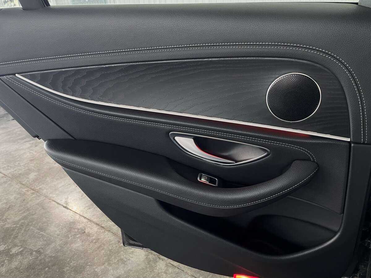 Mercedes-Benz E-Класс 2018 года с пробегом. Фото: #23