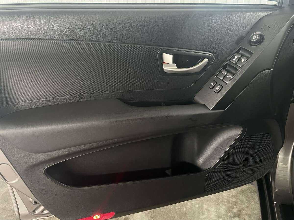 Б/У Сан-Ён Актион 2012 года. Фото: #18