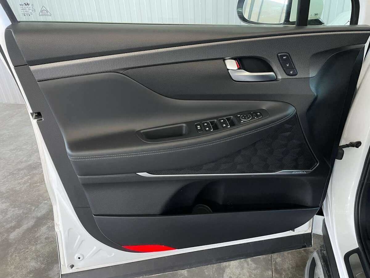 Hyundai Santa Fe 2020 года с пробегом. Фото: #20