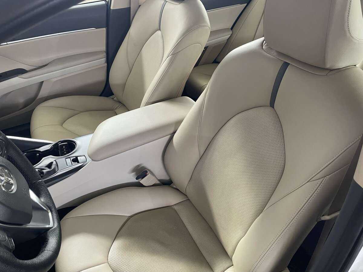 Toyota Camry 2022 года с пробегом. Фото: #16