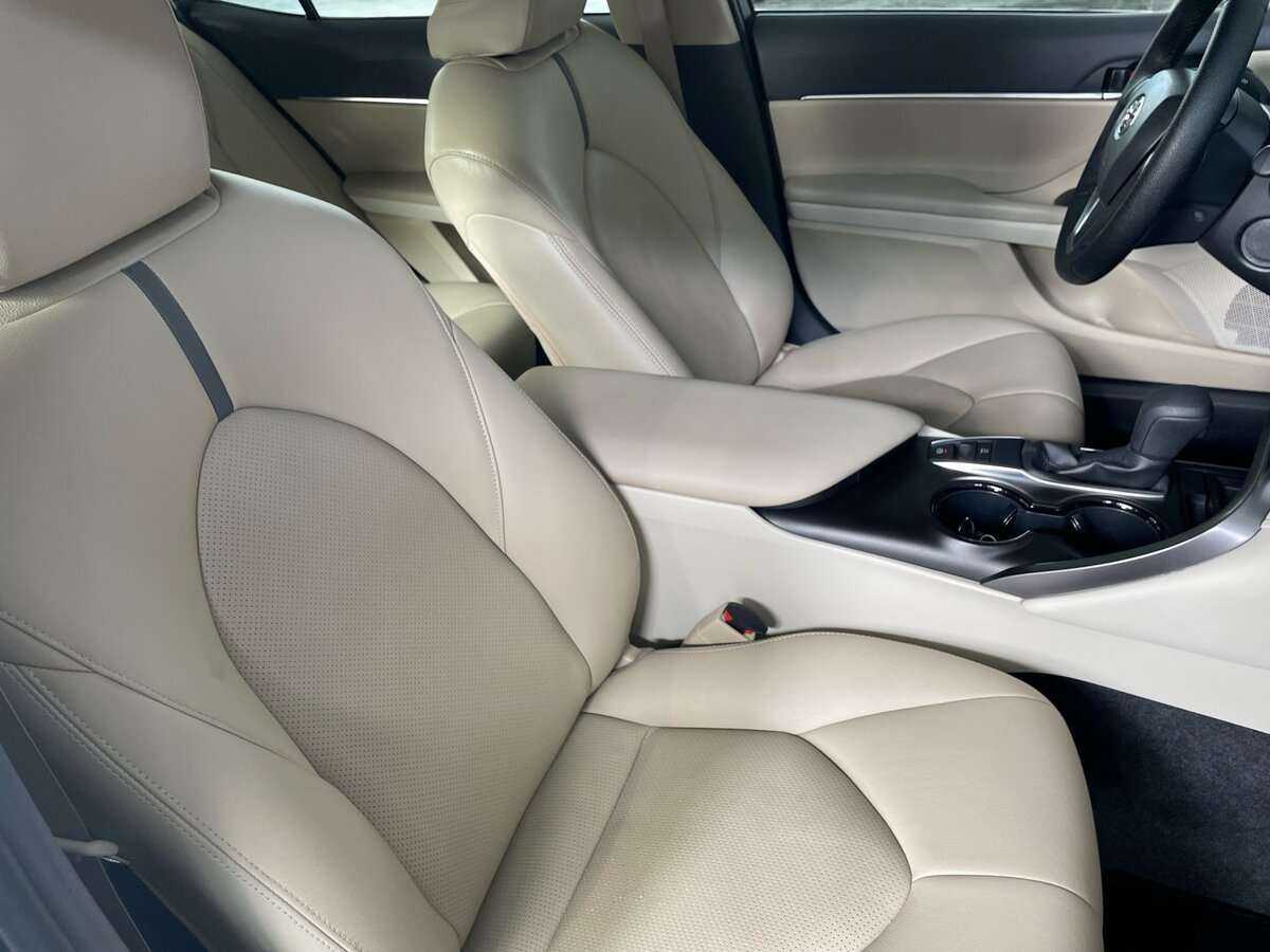 Toyota Camry 2022 года с пробегом. Фото: #19