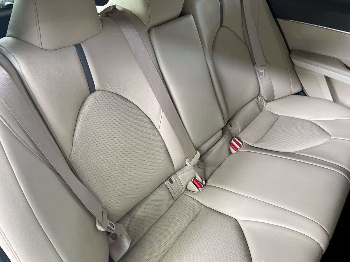 Toyota Camry 2022 года с пробегом. Фото: #20