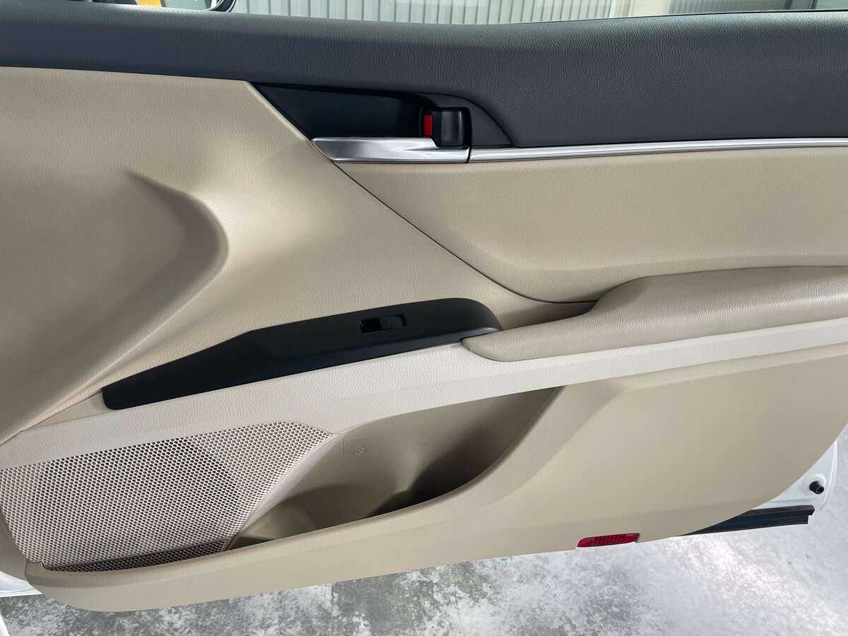 Toyota Camry 2022 года с пробегом. Фото: #23