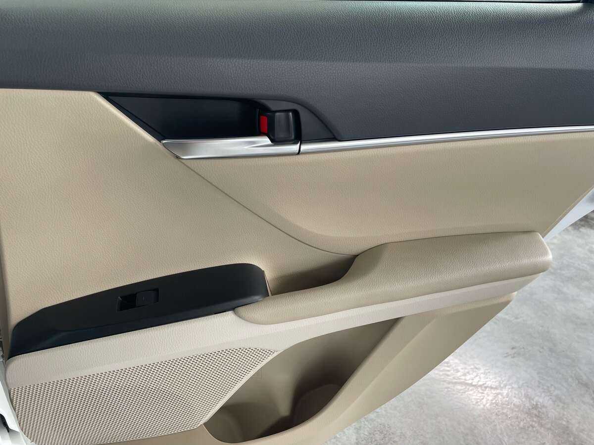 Toyota Camry 2022 года с пробегом. Фото: #24