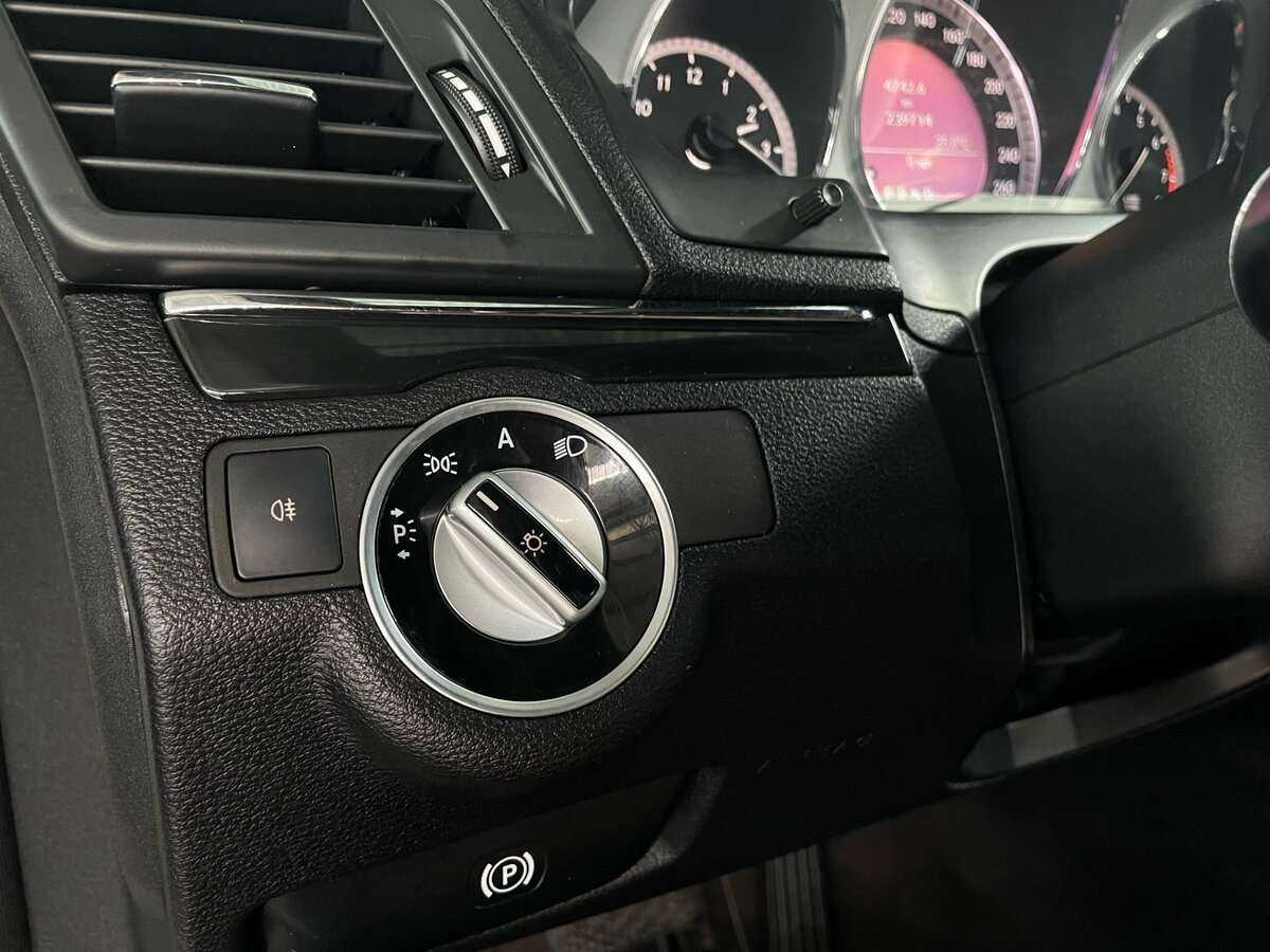 Mercedes-Benz E-Класс 2011 года с пробегом. Фото: #14