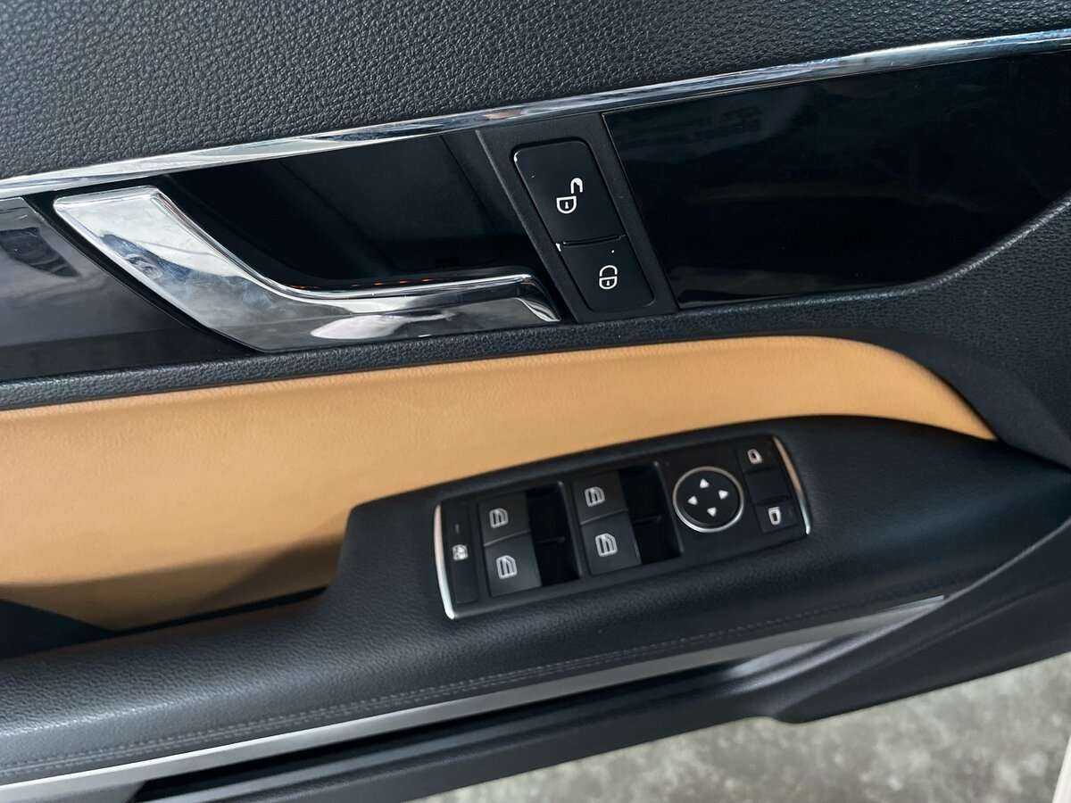 Mercedes-Benz E-Класс 2011 года с пробегом. Фото: #20