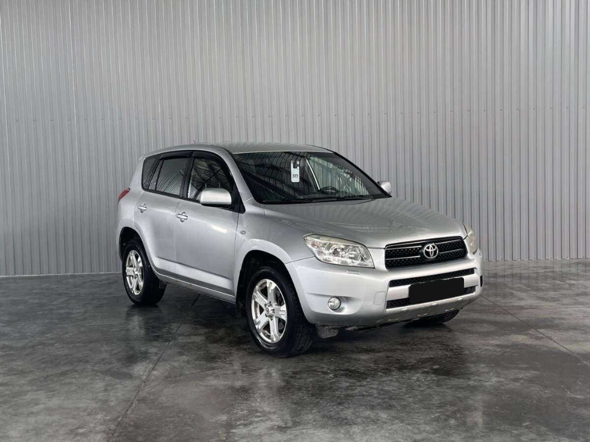 Toyota RAV4 2008 года с пробегом. Фото: #2