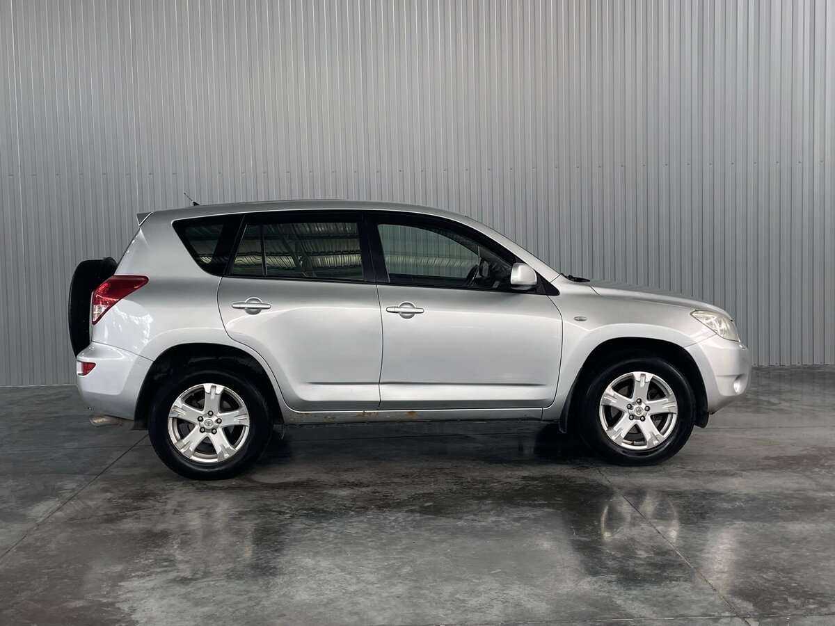 Toyota RAV4 2008 года с пробегом. Фото: #3