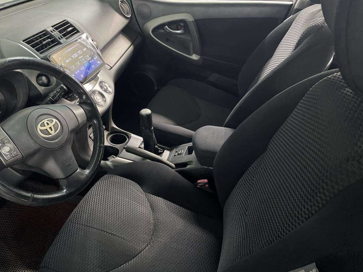 Toyota RAV4 2008 года с пробегом. Фото: #9
