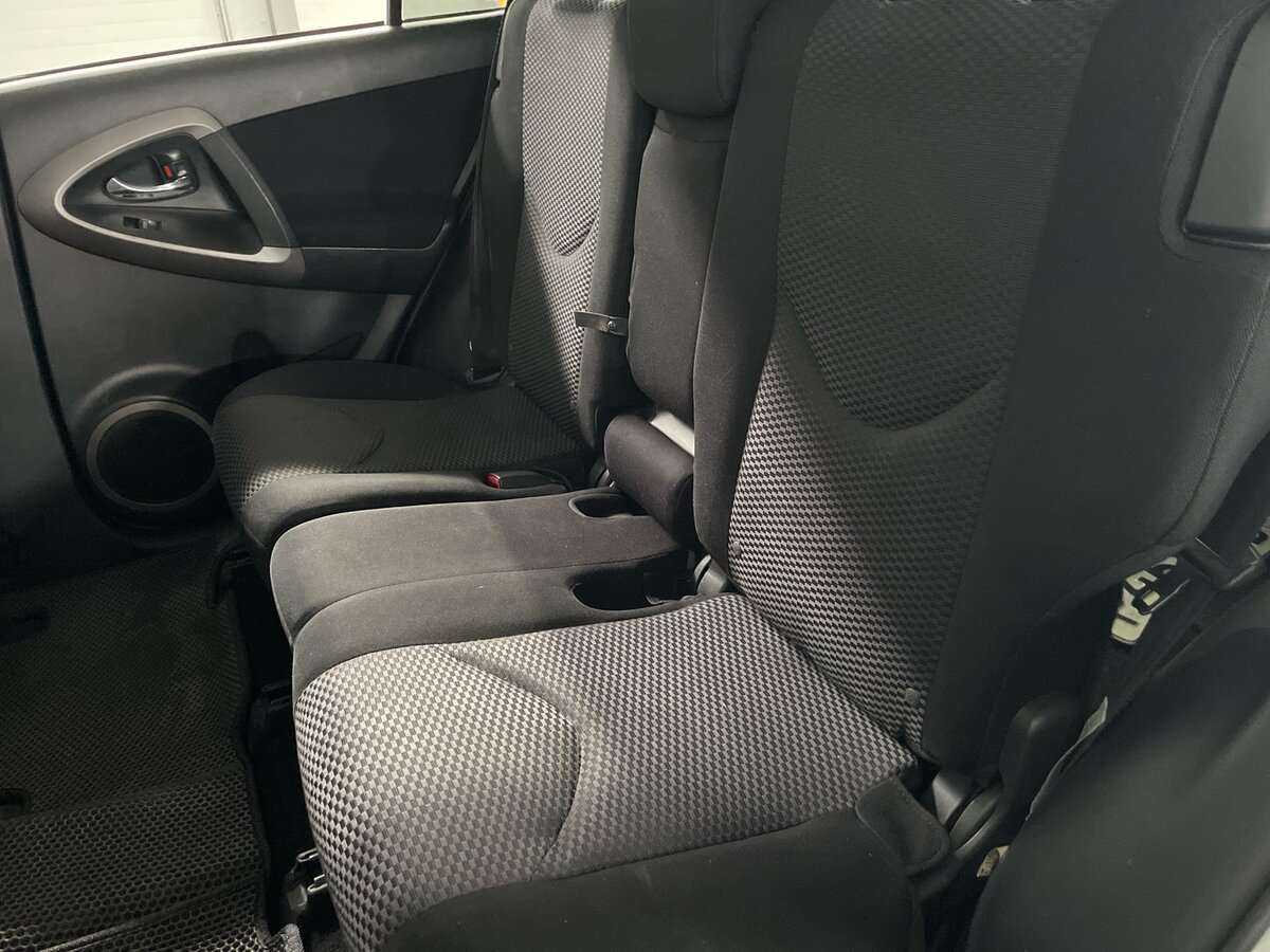 Toyota RAV4 2008 года с пробегом. Фото: #10