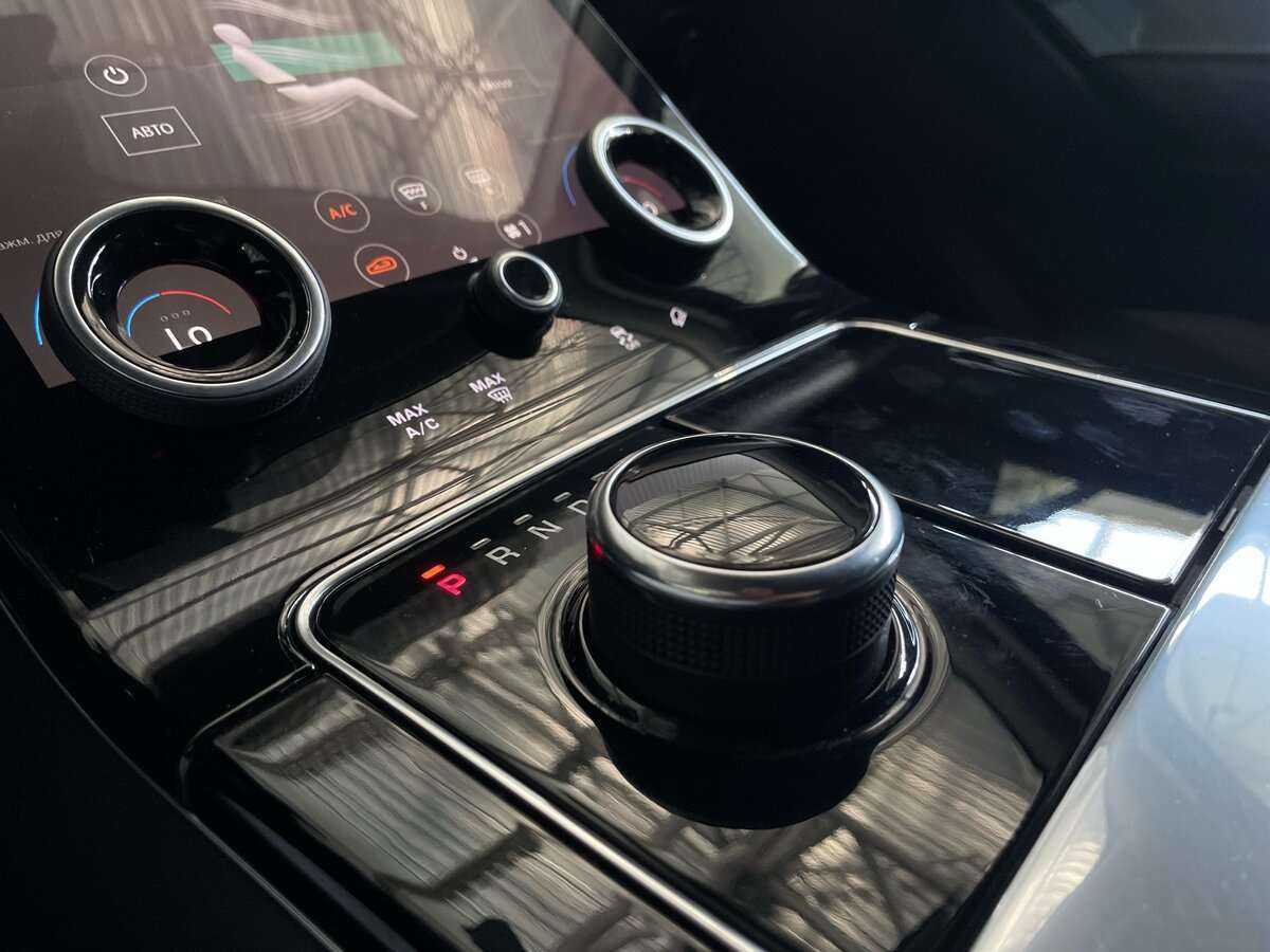 Land Rover Range Rover Velar 2018 года с пробегом. Фото: #14