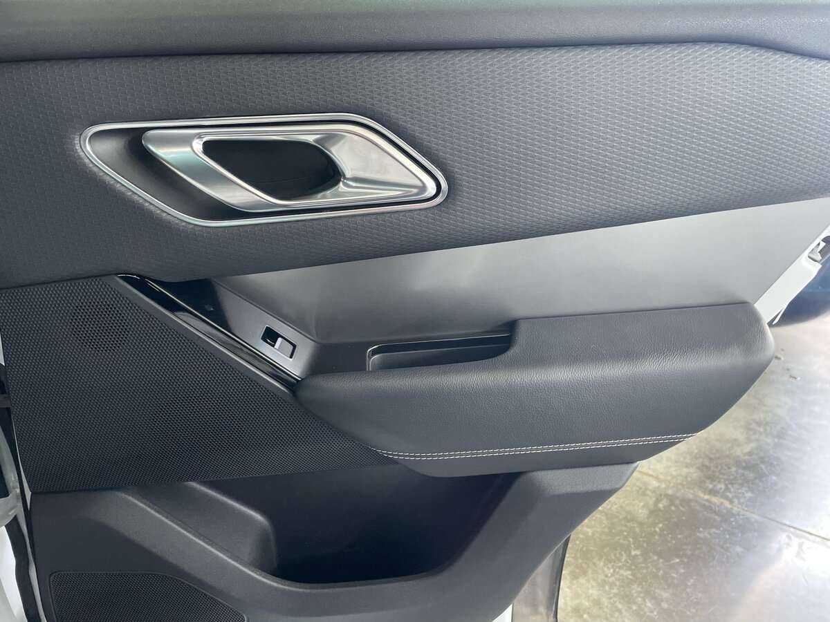 Land Rover Range Rover Velar 2018 года с пробегом. Фото: #24