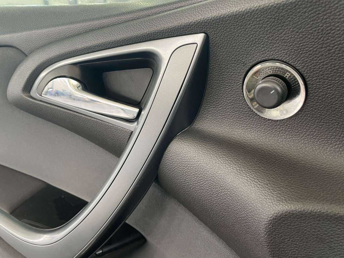 Б/У Опель Астра 2012 года. Фото: #18