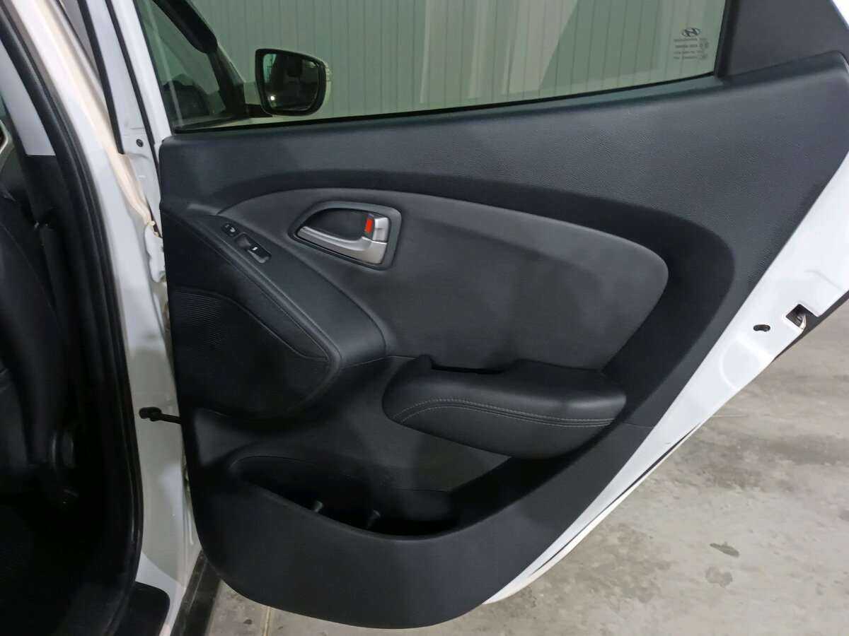 Б/У Хендай ай-икс35 2012 года. Фото: #18