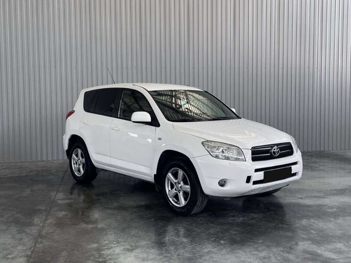 Toyota RAV4 2008 года с пробегом. Фото: #2