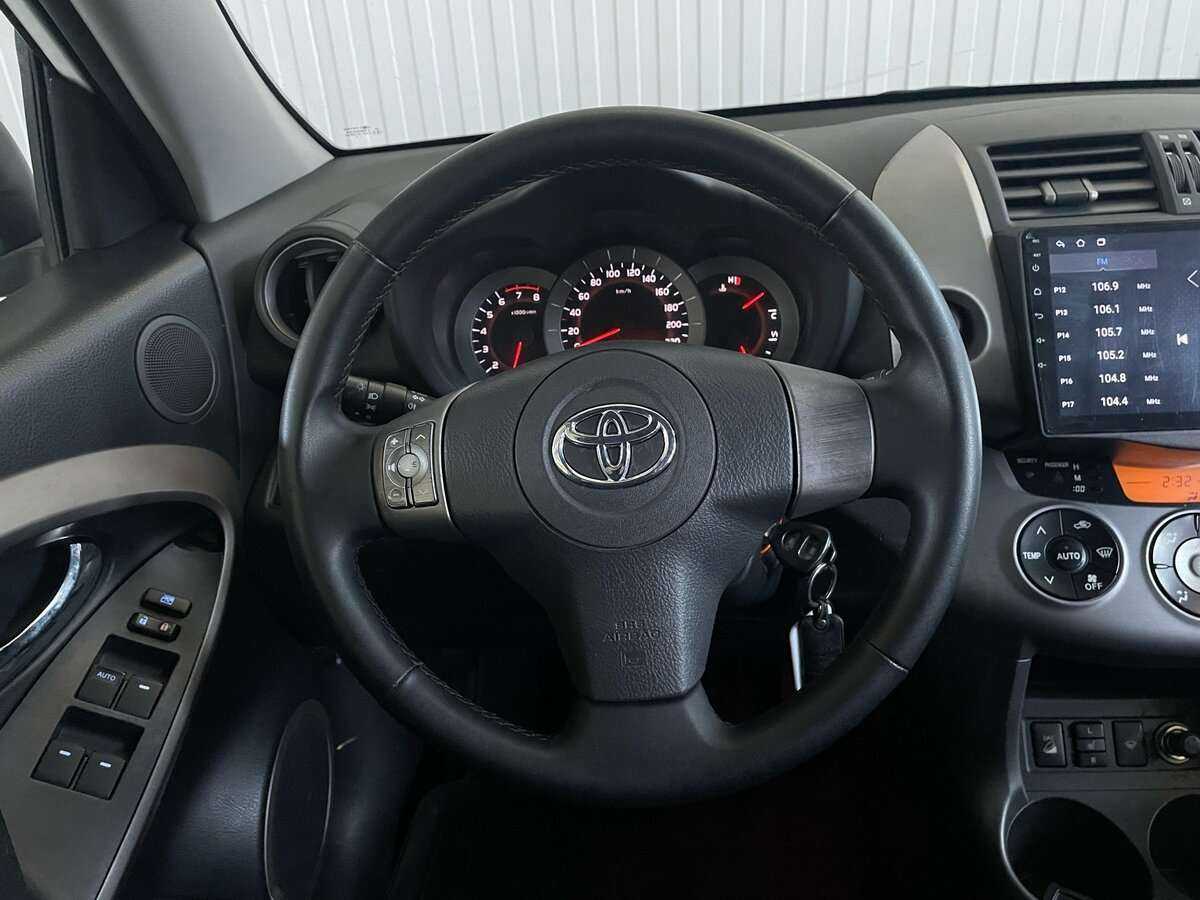 Toyota RAV4 2008 года с пробегом. Фото: #9