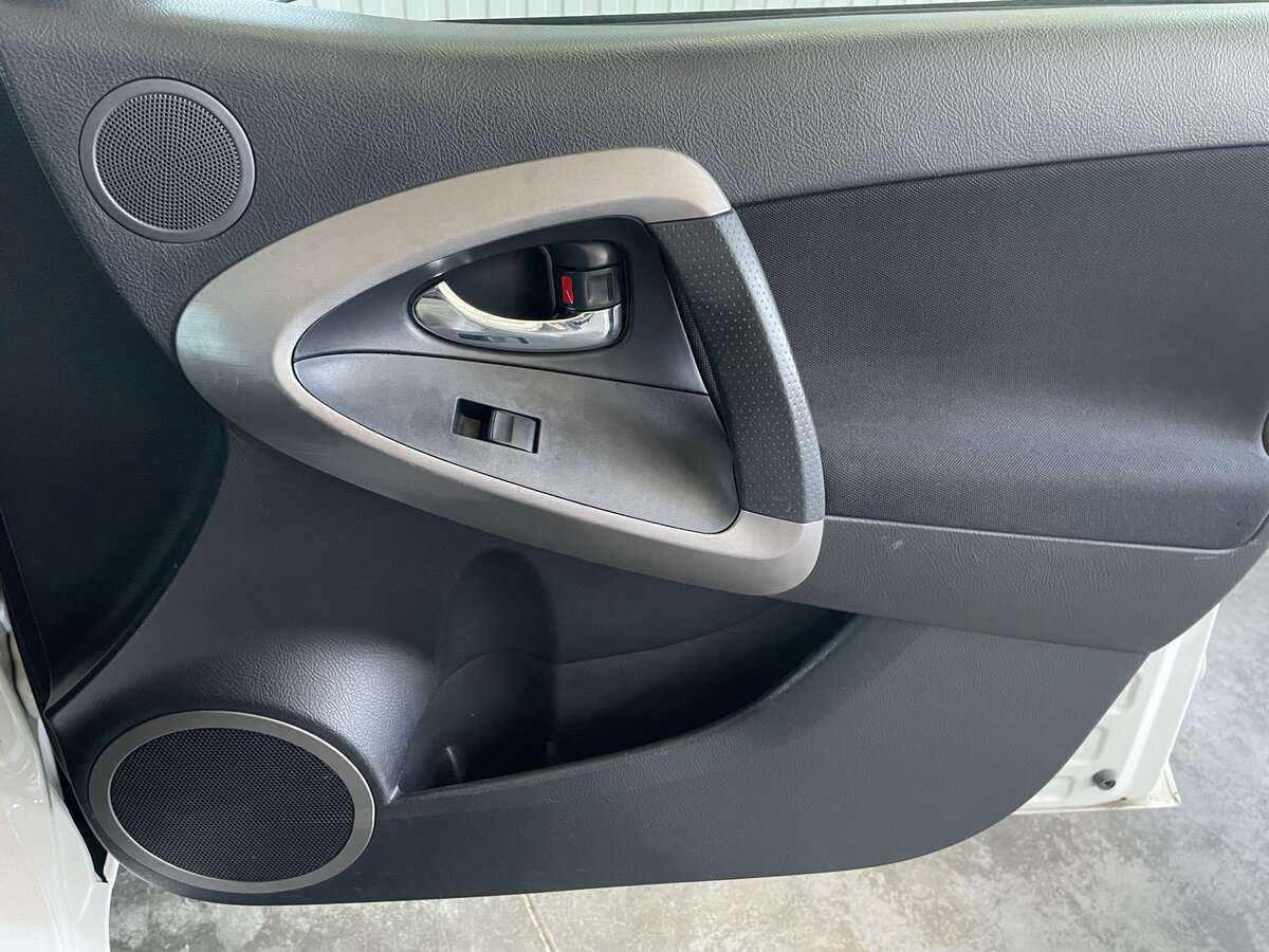 Toyota RAV4 2008 года с пробегом. Фото: #17