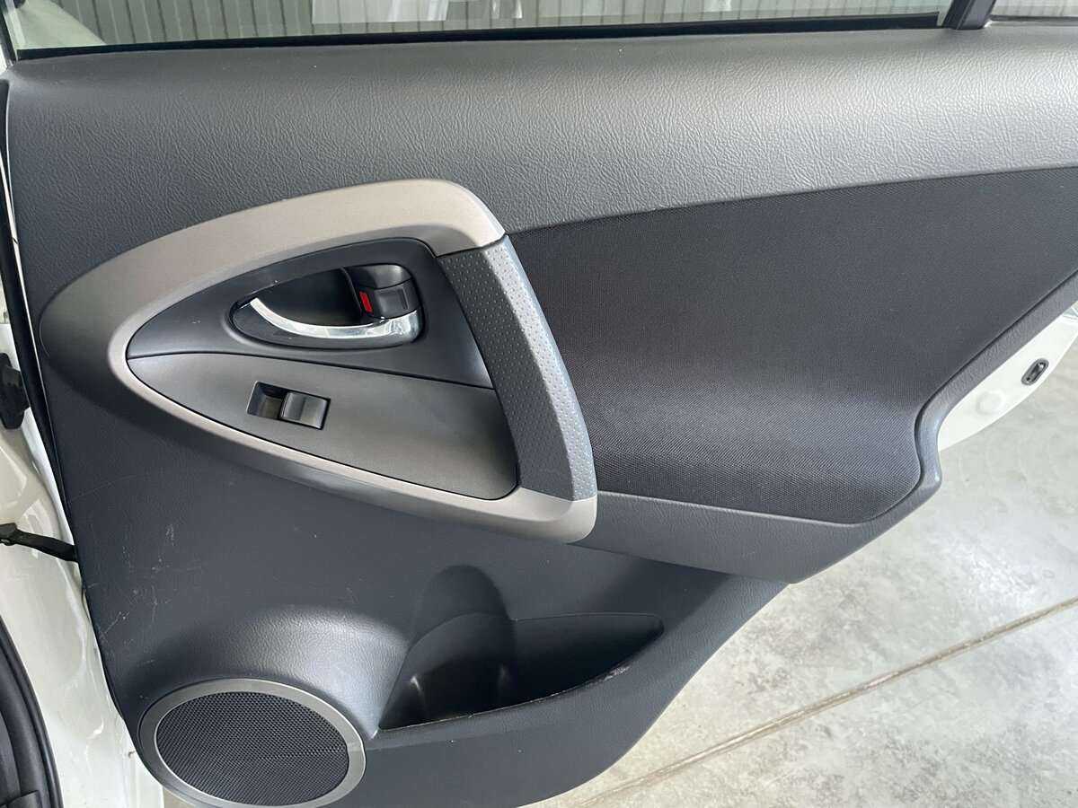 Toyota RAV4 2008 года с пробегом. Фото: #18