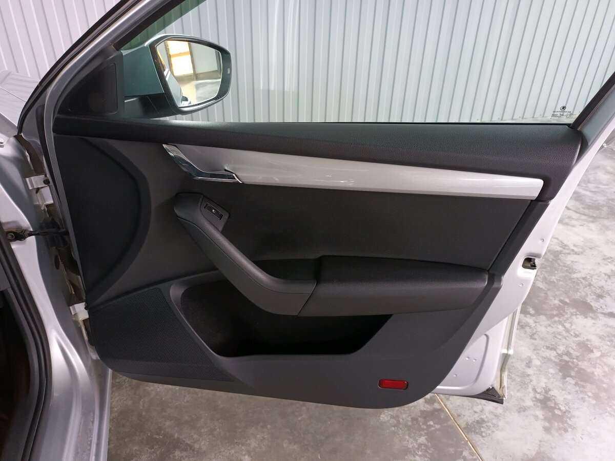 Б/У Шкода Октавия 2014 года. Фото: #18