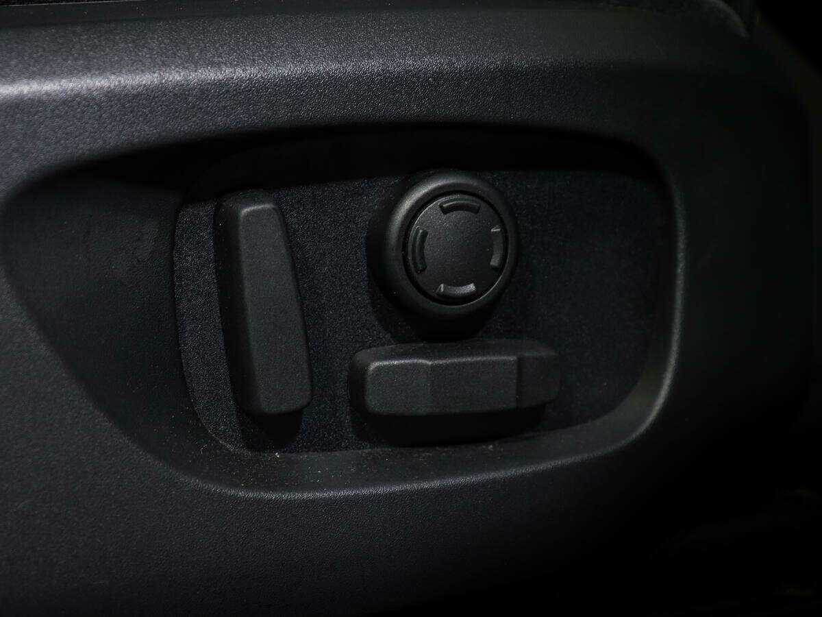 Land Rover Discovery Sport 2018 года с пробегом. Фото: #16