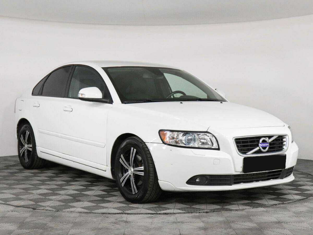 Volvo S40 2011 года с пробегом. Фото: #1
