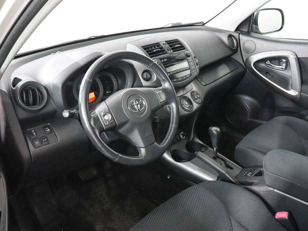 Toyota RAV4 2011 года с пробегом. Фото: #8