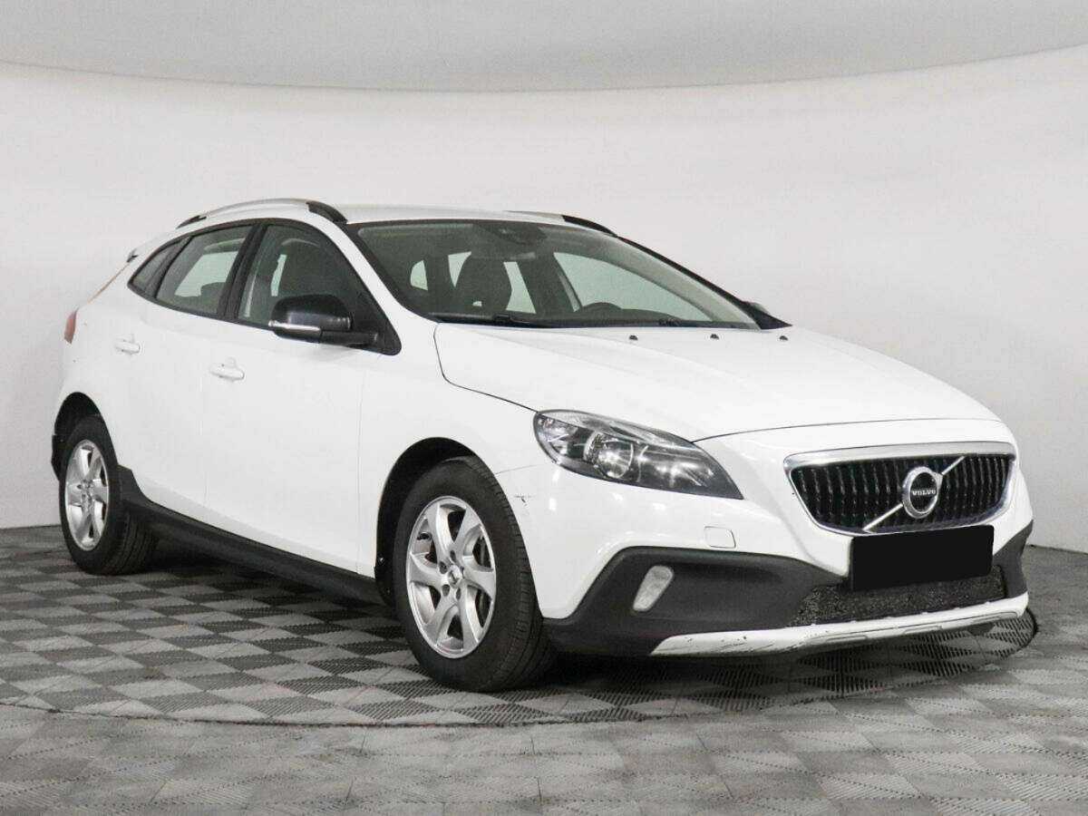 Volvo V40 Cross Country 2017 года с пробегом. Фото: #2
