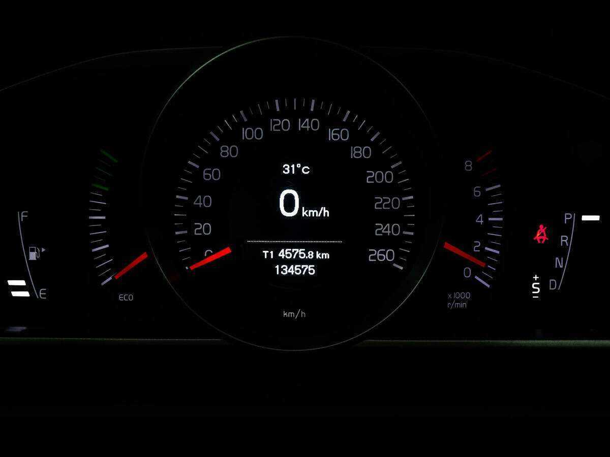 Volvo V40 Cross Country 2017 года с пробегом. Фото: #10