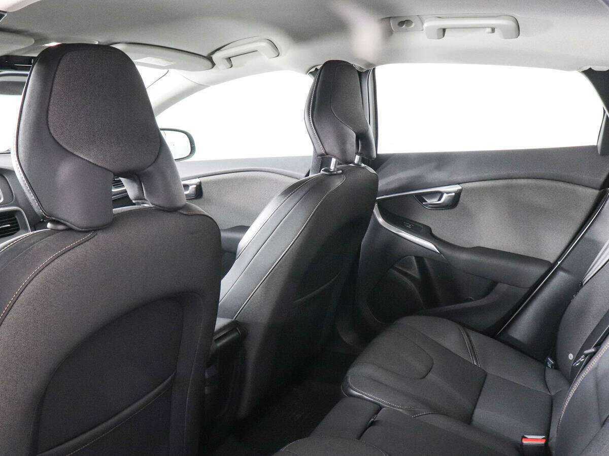 Volvo V40 Cross Country 2017 года с пробегом. Фото: #11