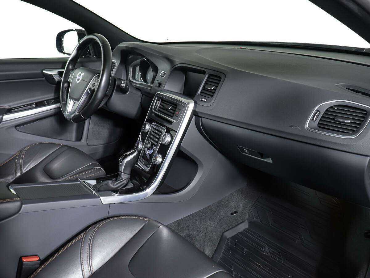Volvo V60 Cross Country 2016 года с пробегом. Фото: #8
