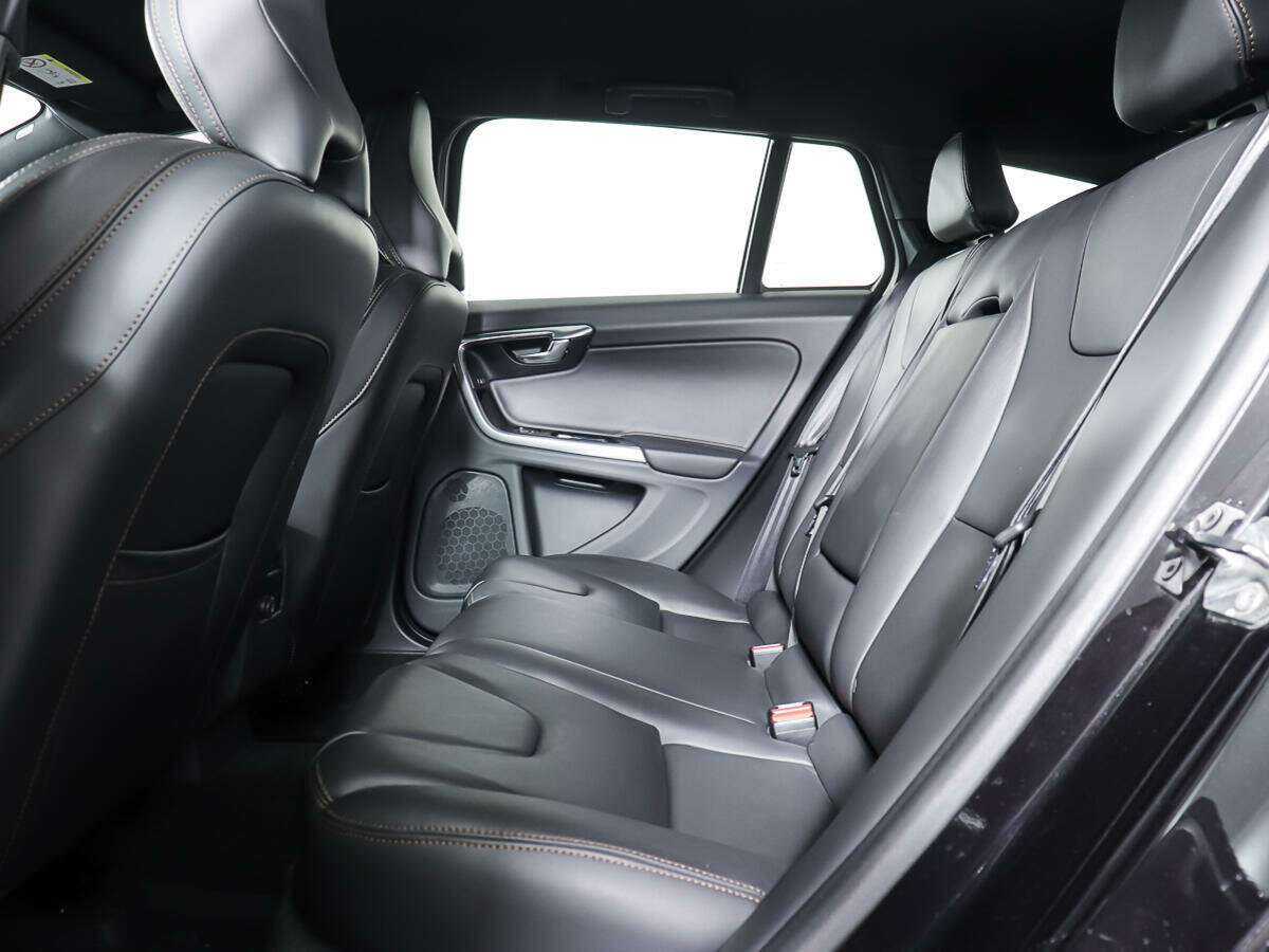 Volvo V60 Cross Country 2016 года с пробегом. Фото: #9