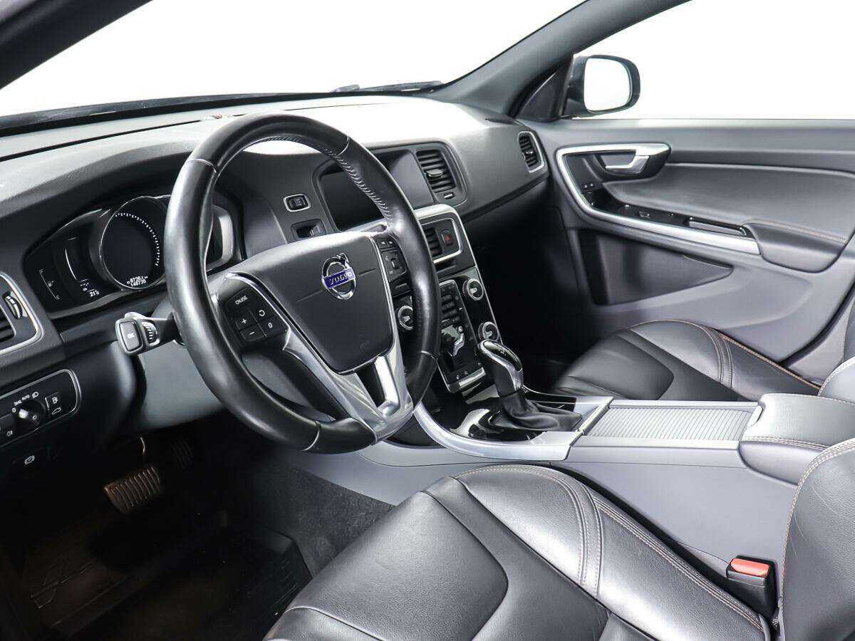Volvo V60 Cross Country 2016 года с пробегом. Фото: #12