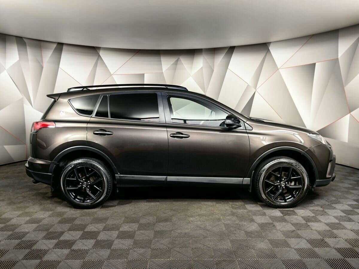 Toyota RAV4 2019 года с пробегом. Фото: #5