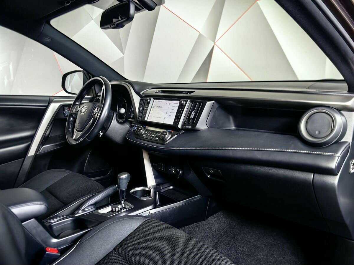 Toyota RAV4 2019 года с пробегом. Фото: #8