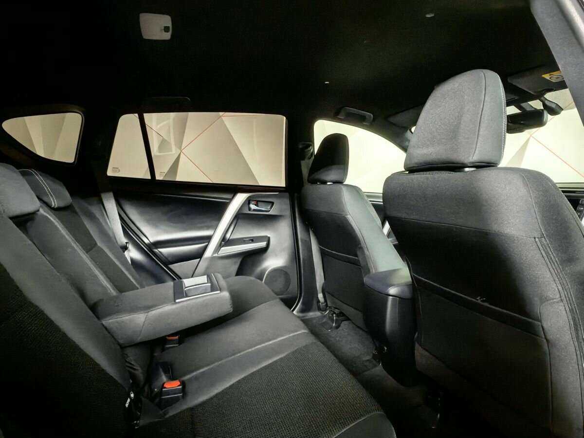 Toyota RAV4 2019 года с пробегом. Фото: #9