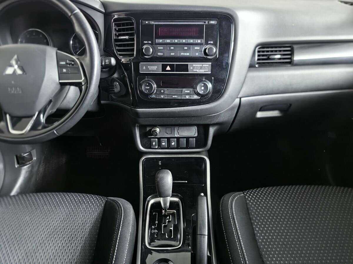 Mitsubishi Outlander 2018 года с пробегом. Фото: #9