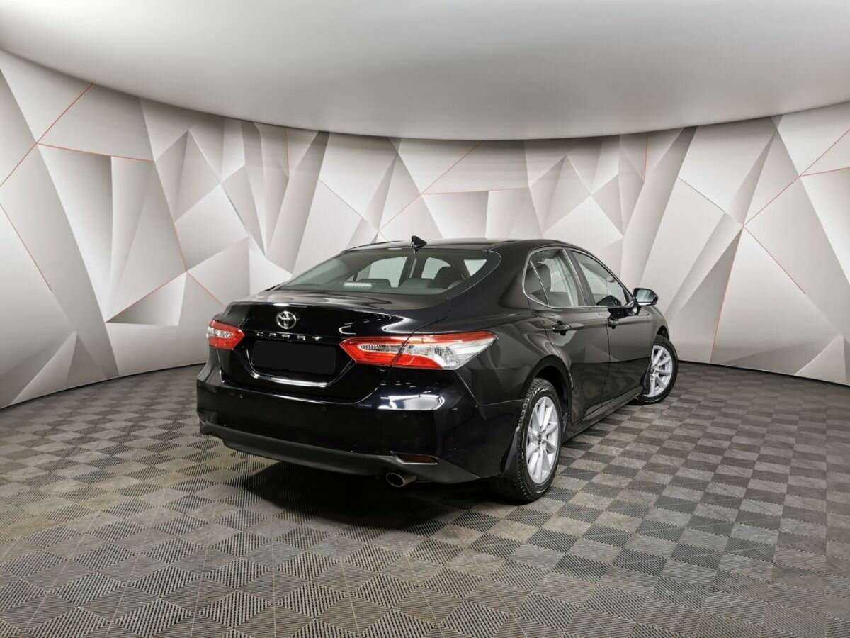 Toyota Camry 2021 года с пробегом. Фото: #1