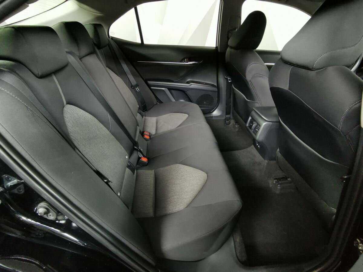 Toyota Camry 2021 года с пробегом. Фото: #11
