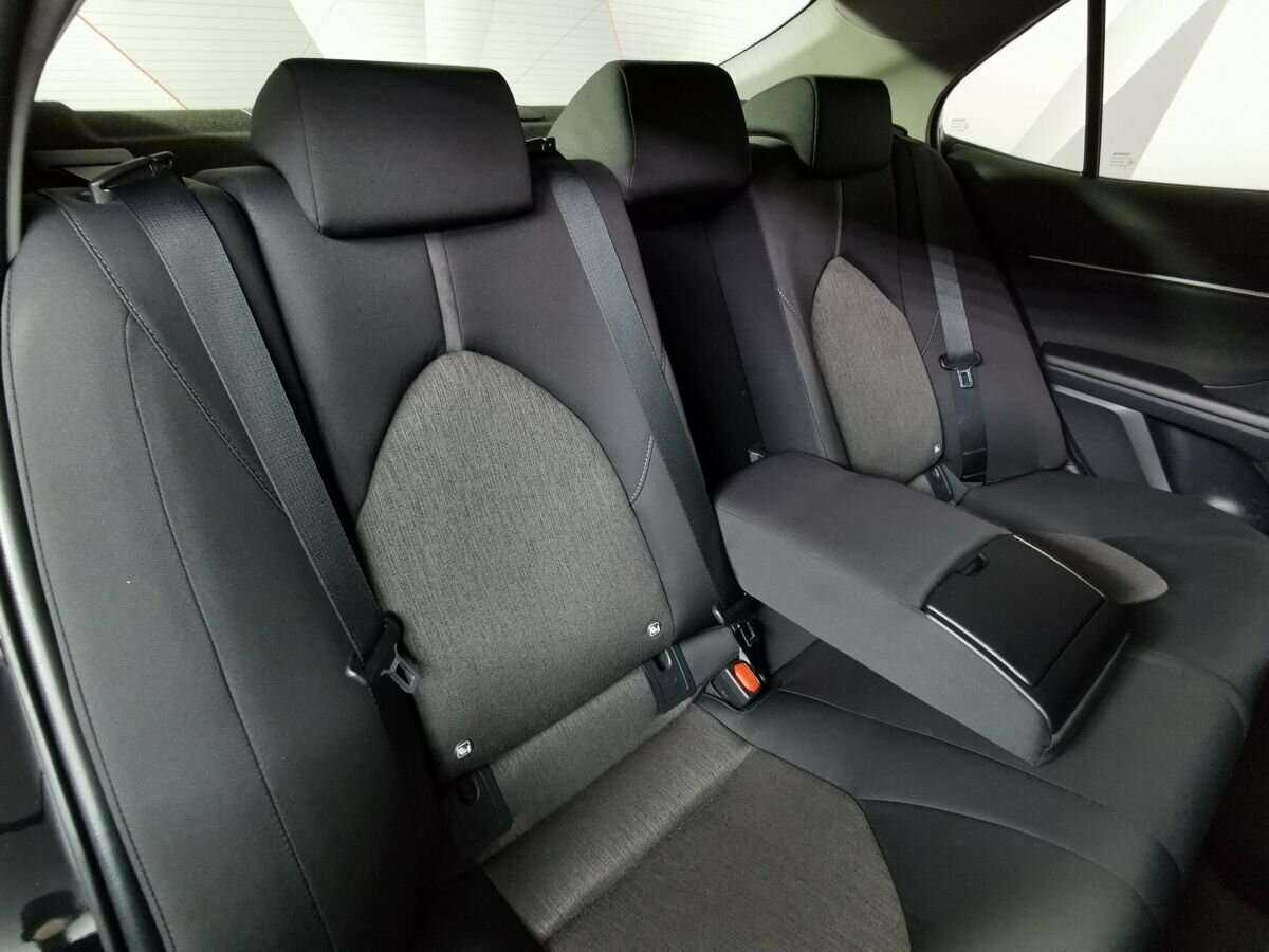 Toyota Camry 2021 года с пробегом. Фото: #12