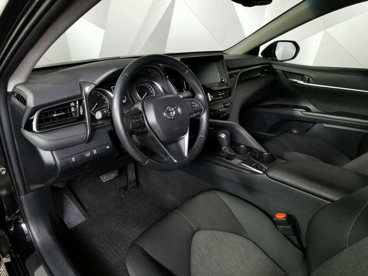 Toyota Camry 2021 года с пробегом. Фото: #13
