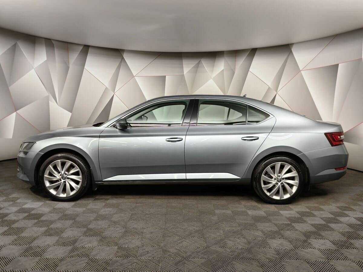 Skoda Superb 2017 года с пробегом. Фото: #4