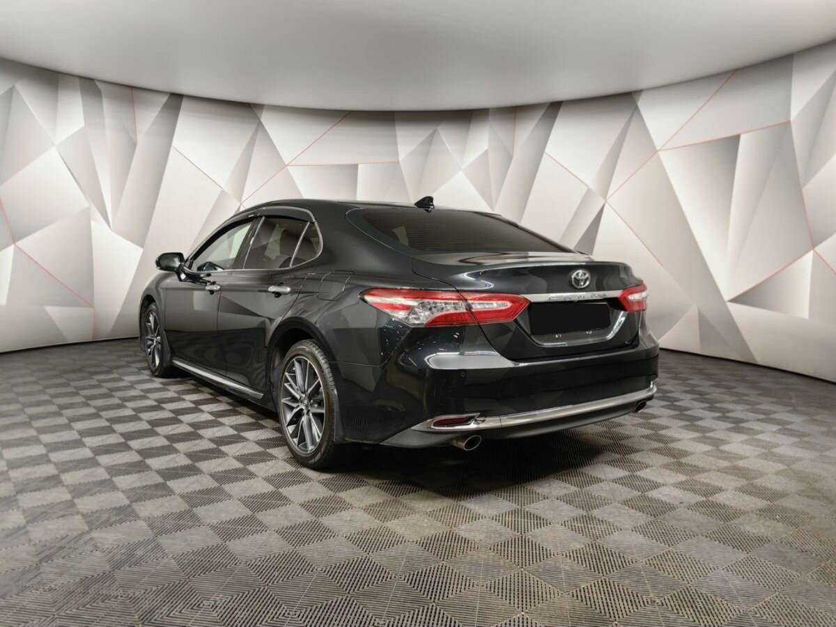 Toyota Camry 2023 года с пробегом. Фото: #3