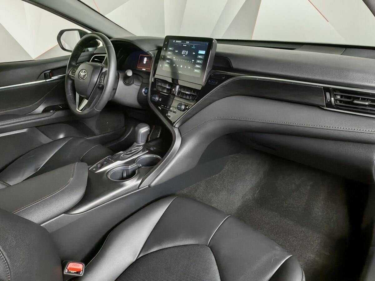 Toyota Camry 2023 года с пробегом. Фото: #8