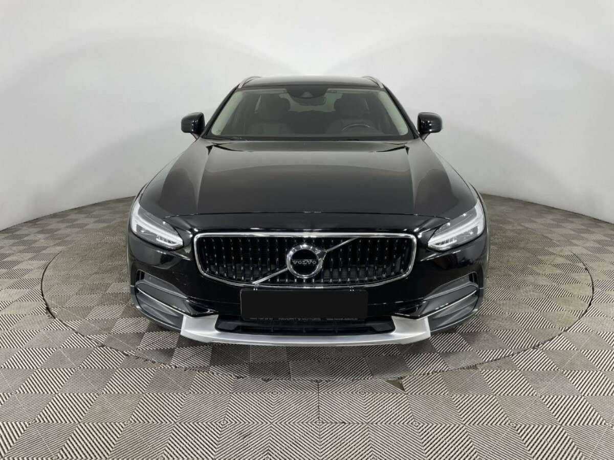 Volvo V90 Cross Country 2018 года с пробегом. Фото: #1