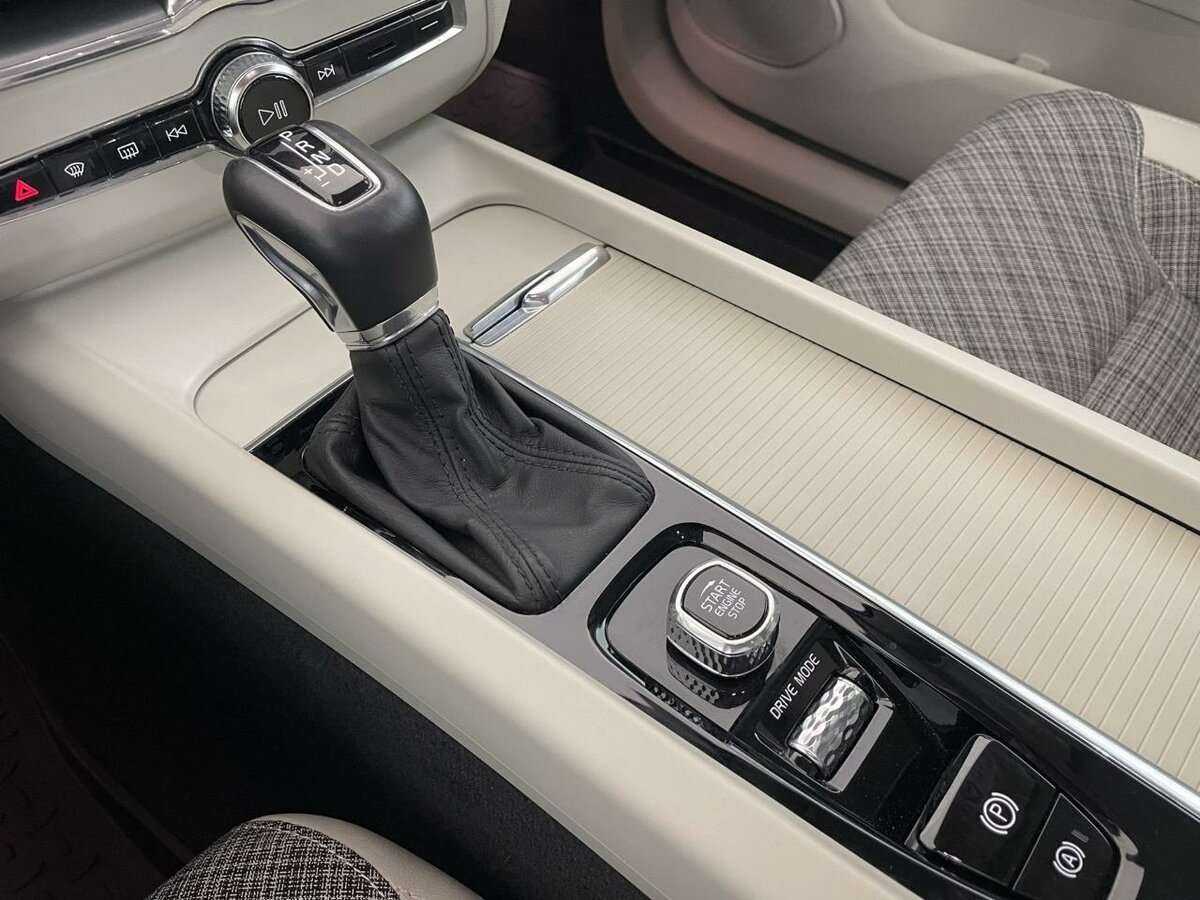 Volvo XC60 2021 года с пробегом. Фото: #12