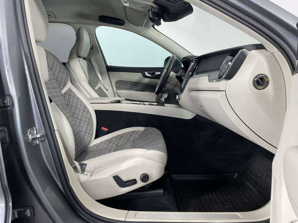 Volvo XC60 2021 года с пробегом. Фото: #13