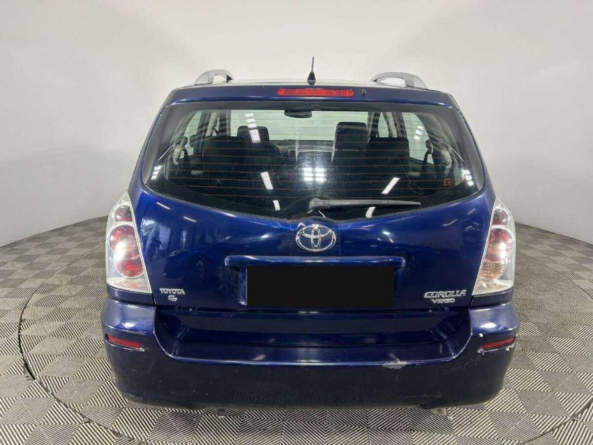 Toyota Corolla Verso 2006 года с пробегом. Фото: #2